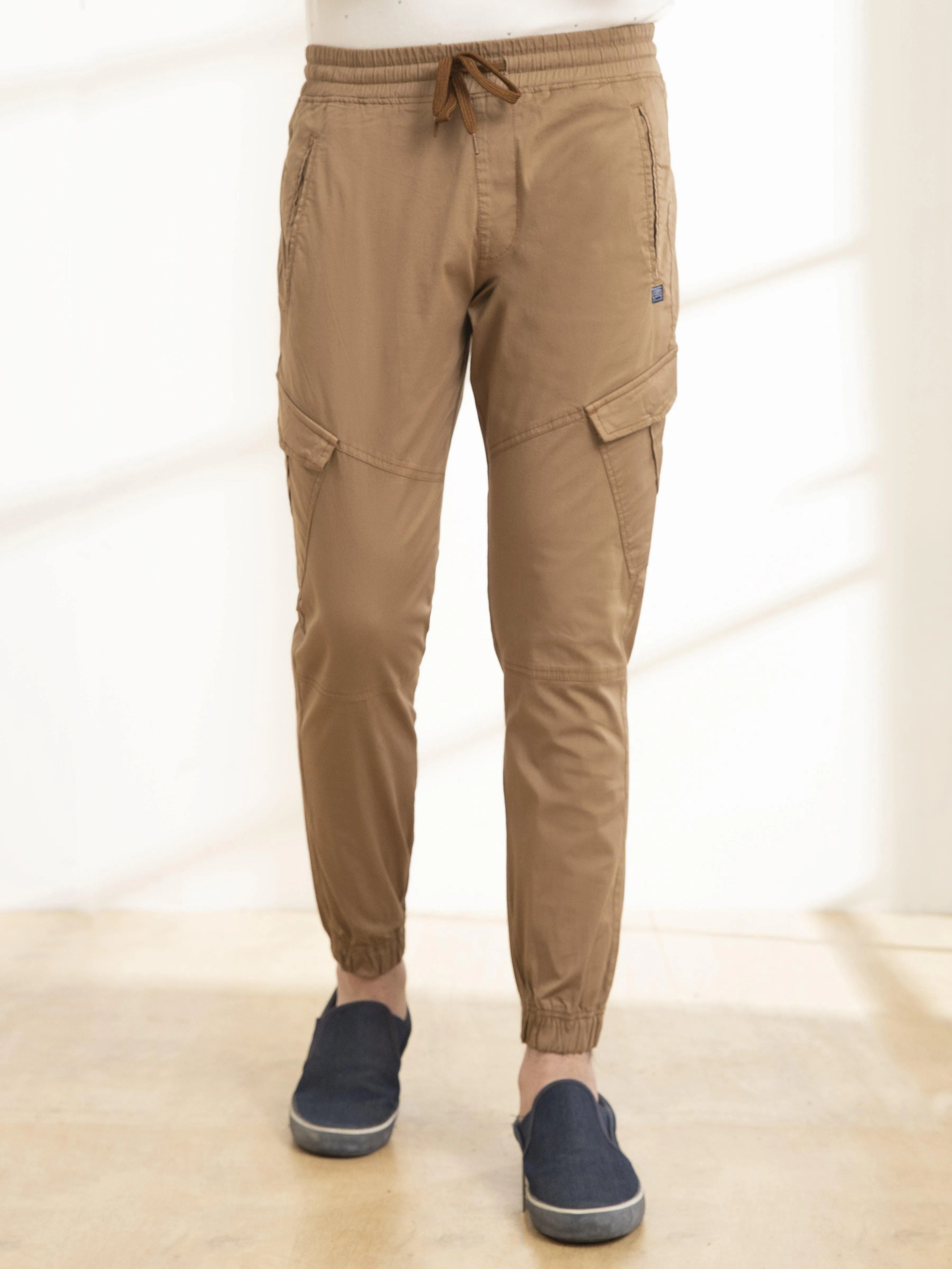 CARGO JOGGER TROUSER DARK KHAKI