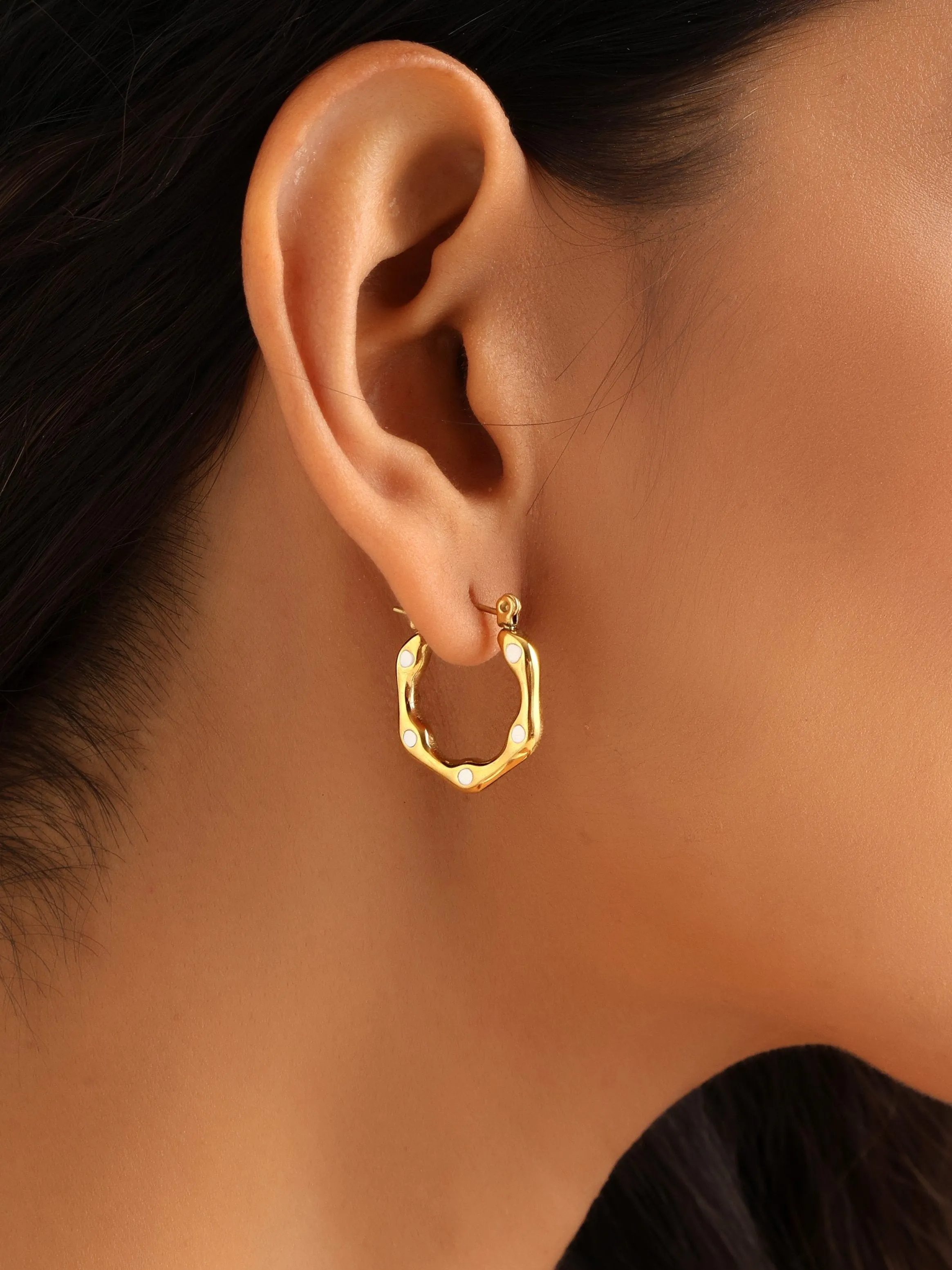 Celine Hoops