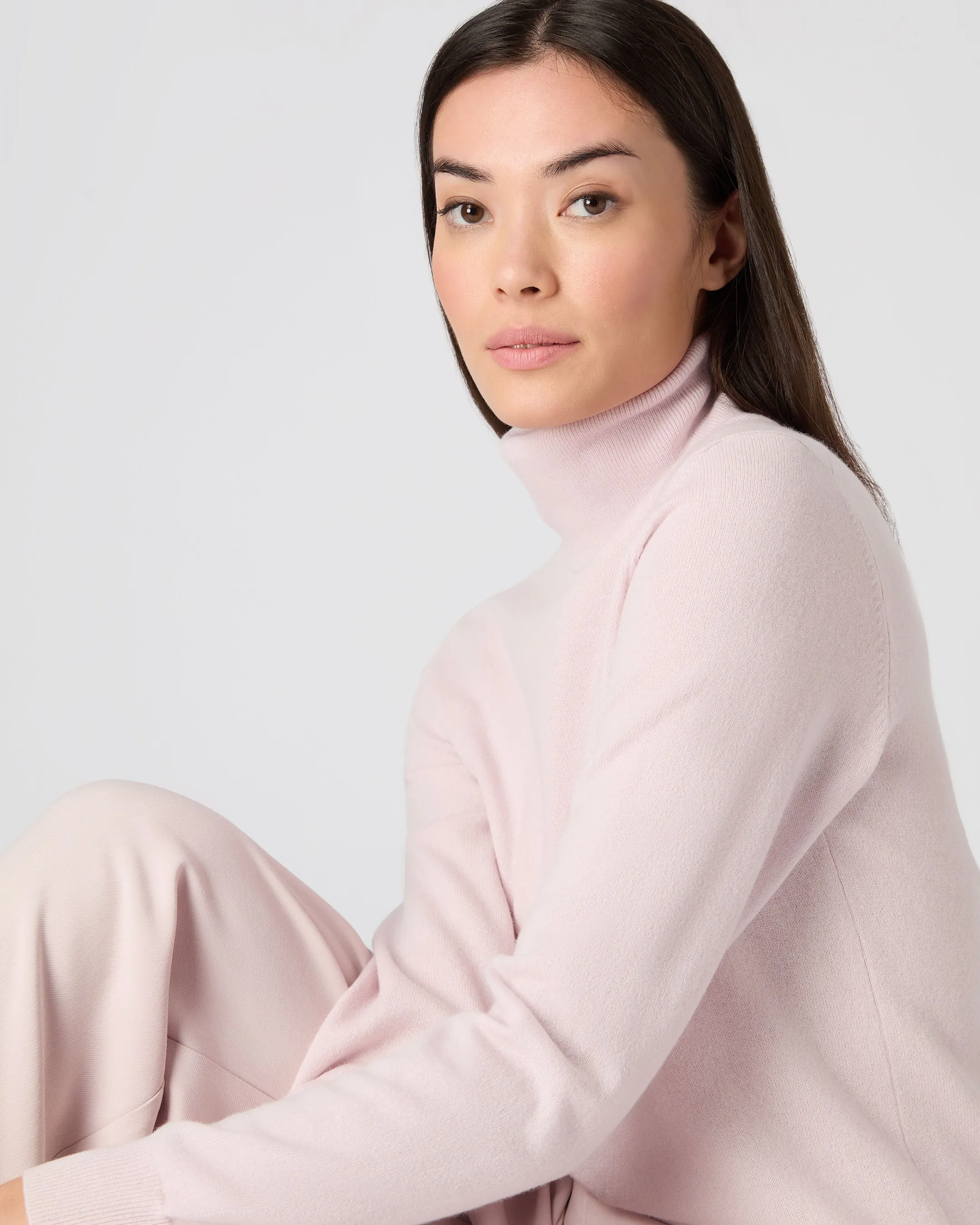 Women's Luna Turtle Neck Cashmere Sweater Quartz Pink